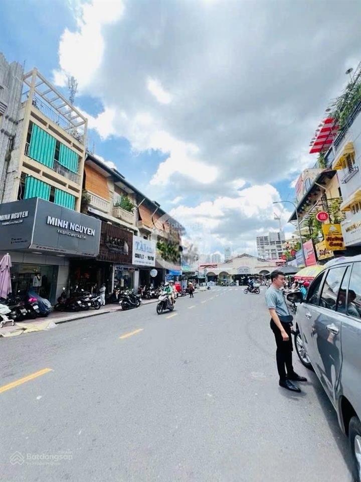 Cho thuê mặt bằng 1000m2 siêu đẹp ngay chợ bến thành, số 16  18  20 thủ khoa huân, quận 1