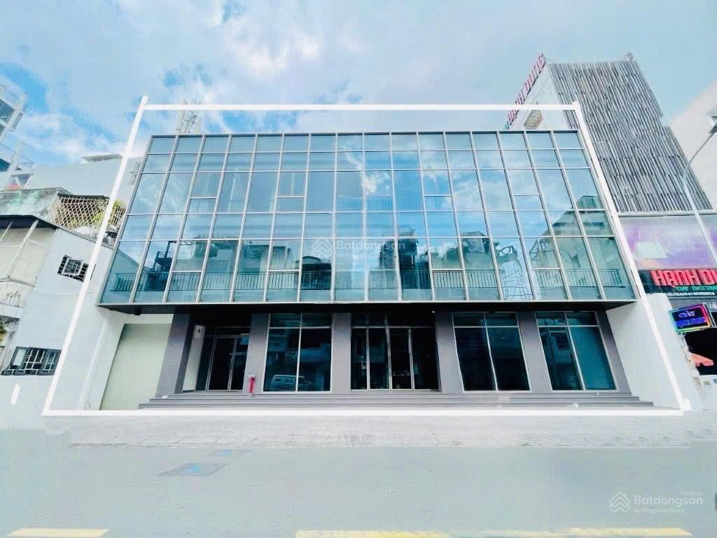 Cho thuê toà nhà mt 22 trần huy liệu phường 12 phú nhuận, hầm trệt 4 lầu 2 thang máy, nhận nhà ngay