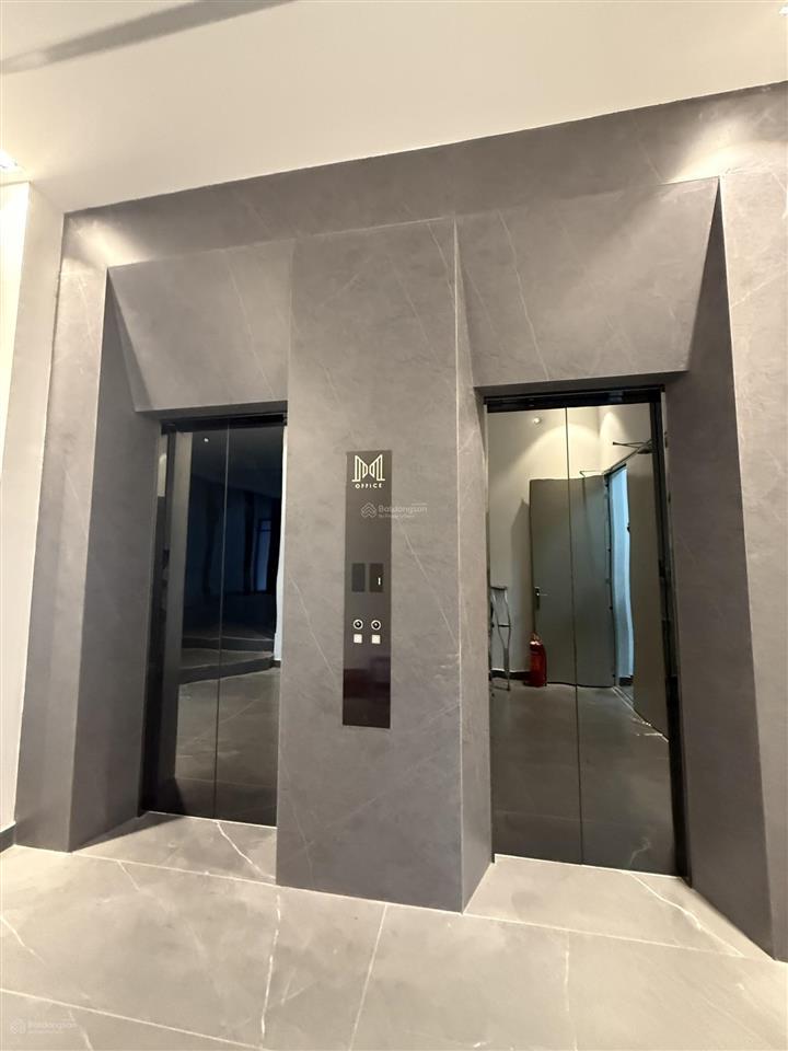 Cho thuê toà nhà mt 22 trần huy liệu phường 12 phú nhuận, hầm trệt 4 lầu 2 thang máy, nhận nhà ngay