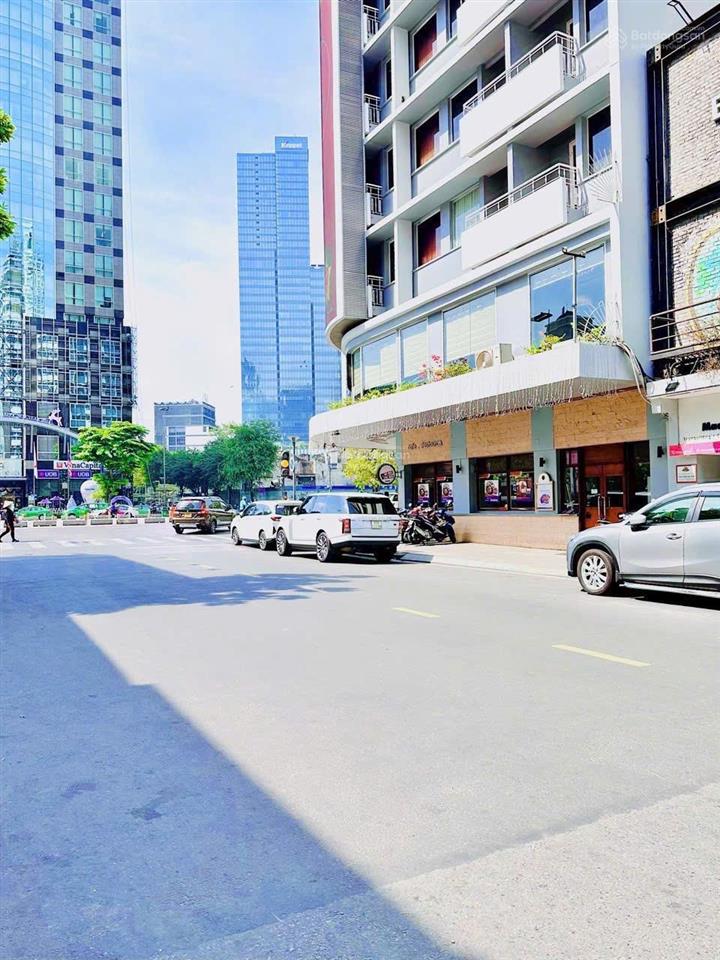 Cho thuê nhà mặt tiền 500m2, số 98100 mạc thị bưởi, quận 1, dt 8x20m, trệt, 2 lầu, trống suốt
