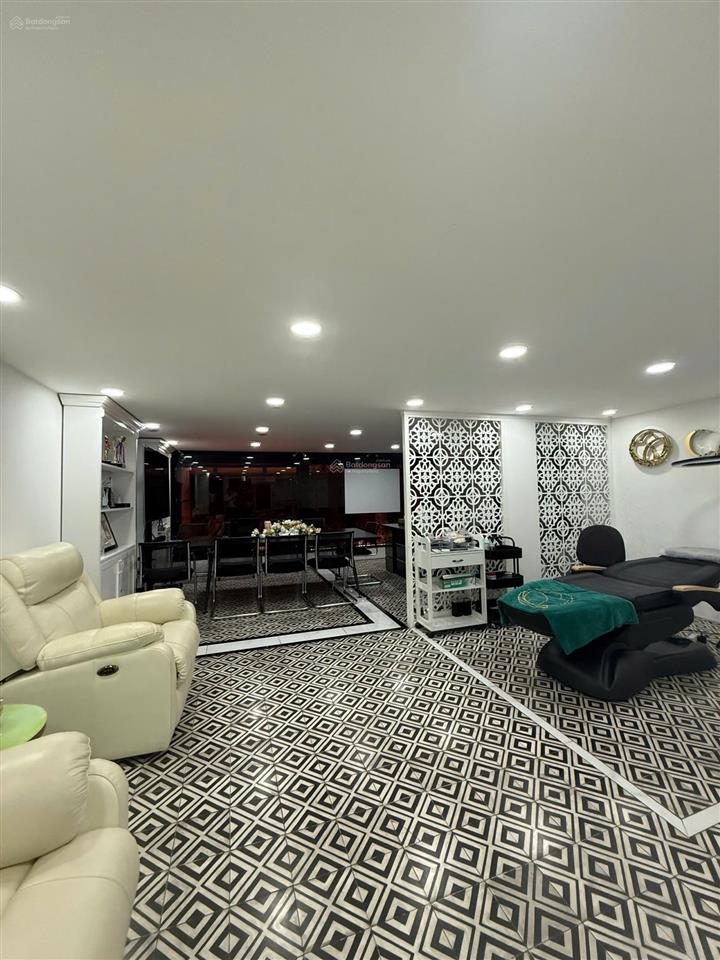 Cho thuê tòa nhà mt số 262 nguyễn đình chiểu, phường võ thị sáu, tuyến đường kd sầm uất tt quận 3
