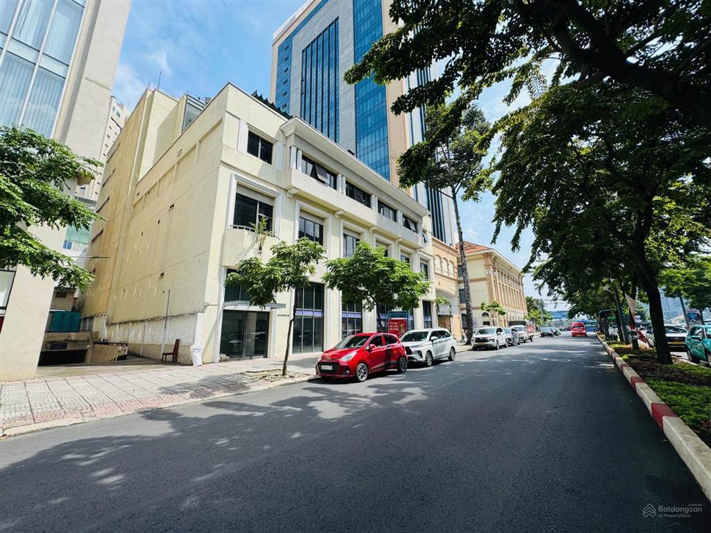 Hàng hiếm! cho thuê tòa nhà 4000m2, số 10 hàm nghi khu vực vip phường sài gòn, hầm 6 tầng