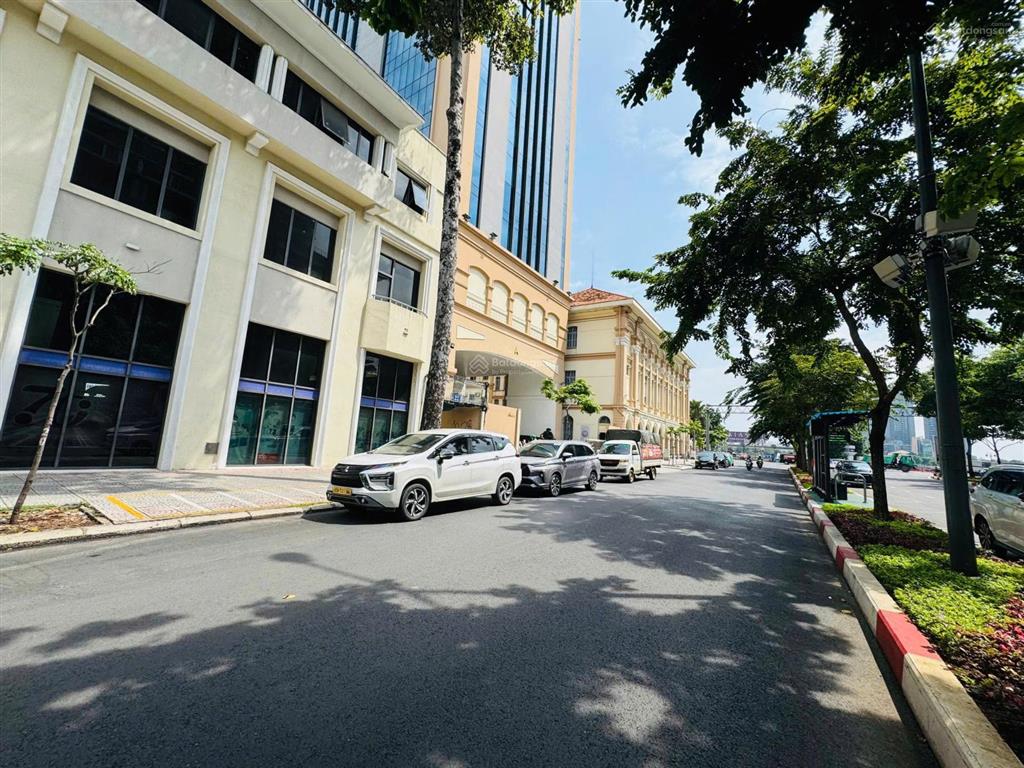 Hàng hiếm! cho thuê tòa nhà 4000m2, số 10 hàm nghi khu vực vip phường sài gòn, hầm 6 tầng