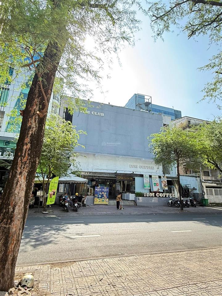 Cho thuê nhà mặt tiền 2.250m2 số 65 võ văn tần, quận 3, dt 25x30m, trệt, 2 lầu, trống suốt.