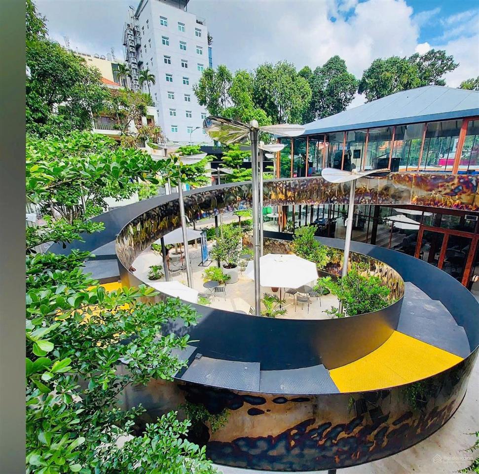 Cho thuê mb 900m2 số 244 pasteur, quận 3. dt 20x45m, trống suốt, phù hợp nhà hàng, cafe, showroom