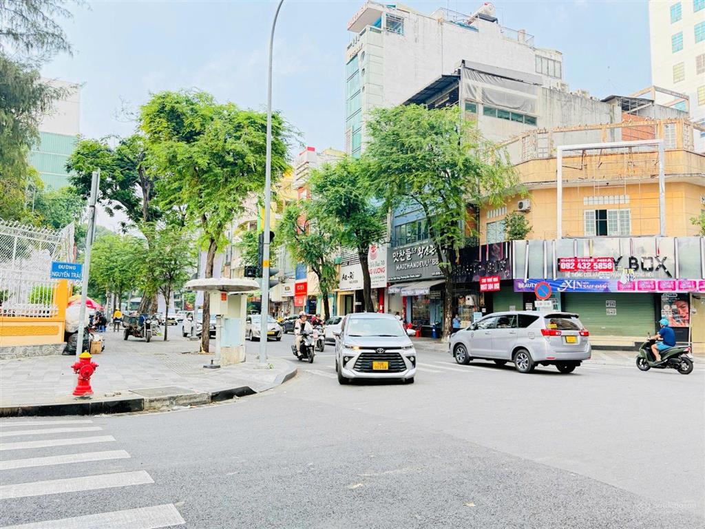 Cho thuê nhà góc 2 mặt tiền nguyễn trãi vs tôn thất tùng, quận 1, 8x16m, trệt 1 lầu, 150 tr/th