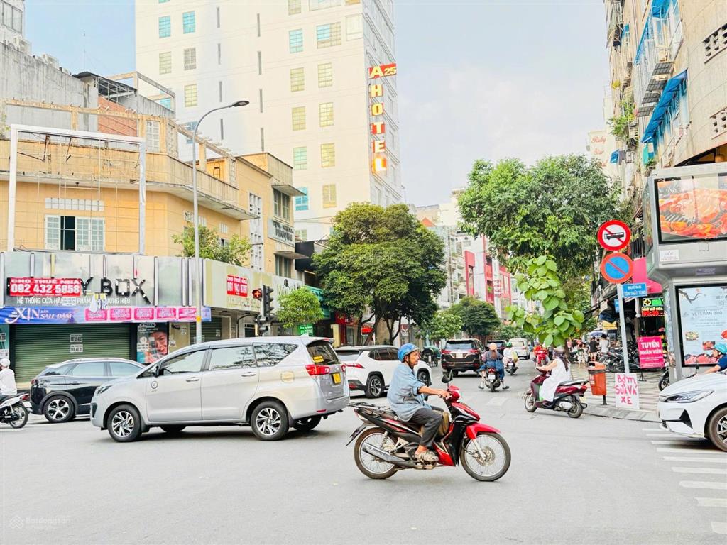 Cho thuê nhà góc 2 mặt tiền nguyễn trãi vs tôn thất tùng, quận 1, 8x16m, trệt 1 lầu, 150 tr/th