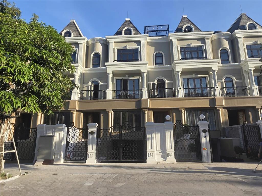Gia đình tôi chính chủ bán cắt lỗ căn biệt thự liền kề ciputra. 150m2 x 4t mt 7m giá 59 tỷ