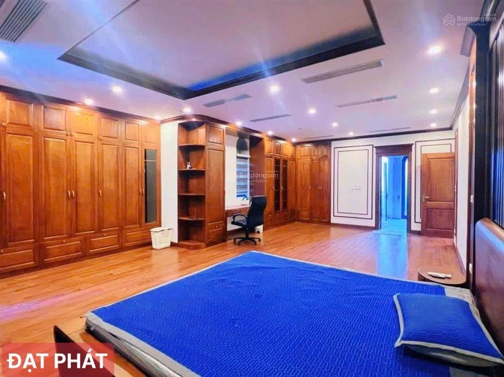 Chính chủ bán biệt thự kđt mới dịch vọng  gần cv cầu giấy. 320m2 x 5t  mt 15m  giá 82 tỷ