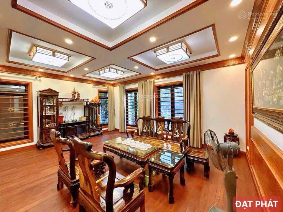 Chính chủ bán biệt thự kđt mới dịch vọng  gần cv cầu giấy. 320m2 x 5t  mt 15m  giá 82 tỷ