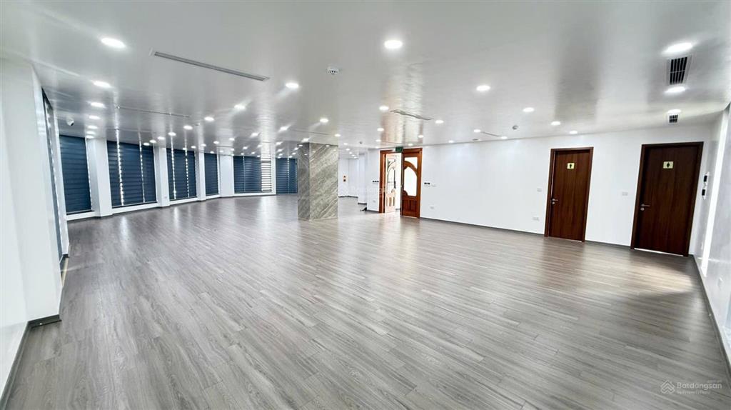 Chính chủ cho thuê toà nhà văn phòng mp starlake tây hồ  lô góc 4 mặt thoáng  siêu đẹp.400tr/th
