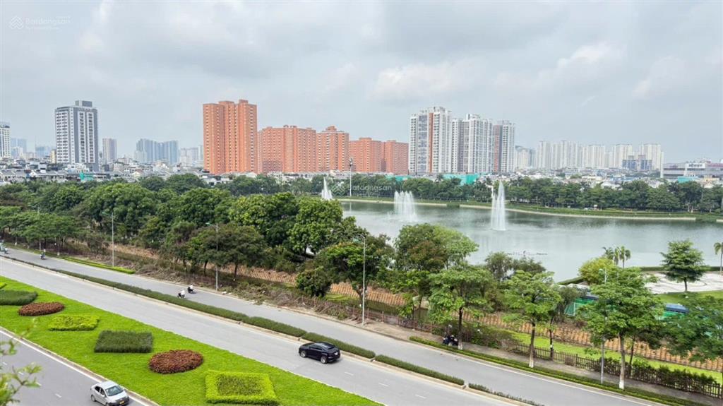 Chính chủ cho thuê toà nhà văn phòng mp starlake tây hồ  lô góc 4 mặt thoáng  siêu đẹp.400tr/th