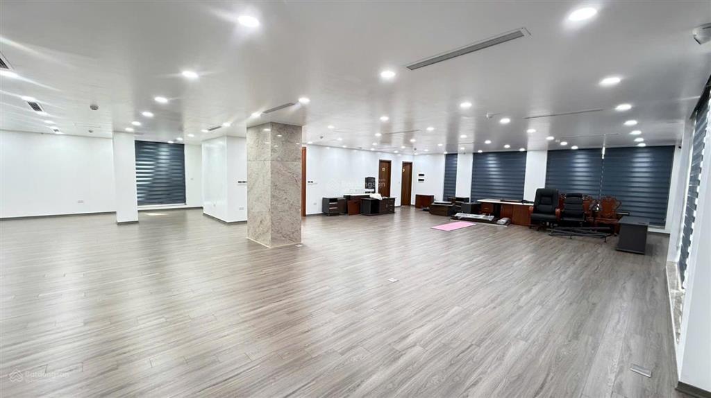 Chính chủ cho thuê toà nhà văn phòng mp starlake tây hồ  lô góc 4 mặt thoáng  siêu đẹp.400tr/th