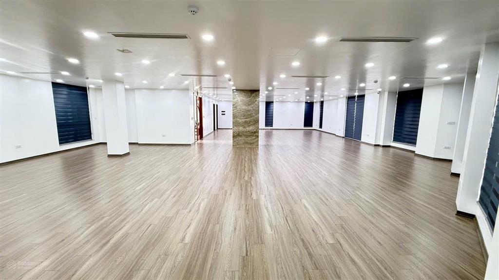 Chính chủ cho thuê toà nhà văn phòng mp starlake tây hồ  lô góc 4 mặt thoáng  siêu đẹp.400tr/th