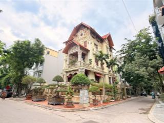 Bán gấp biệt thự kđt mỹ đình  lô góc  view vườn hoa  kd đỉnh cao. 160m2 x4t mt18m  giá 62 tỷ.