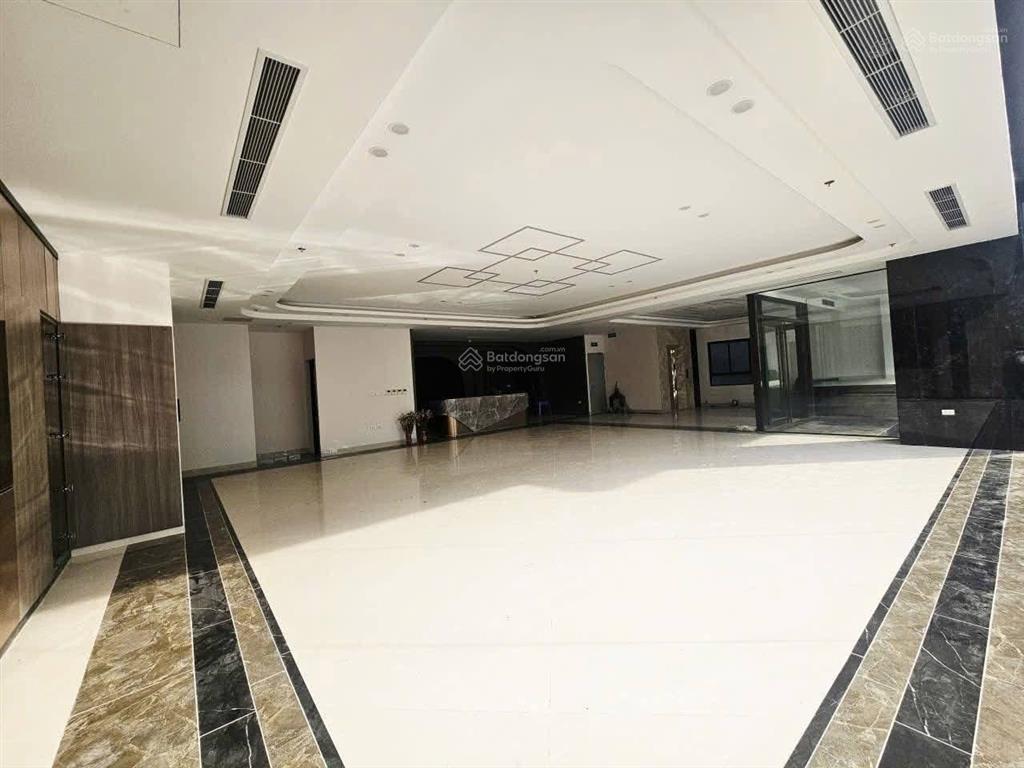 Bán toà văn phòng hạng a trung tâm cầu giấy. 268m2x12t giá 250 tỷ.