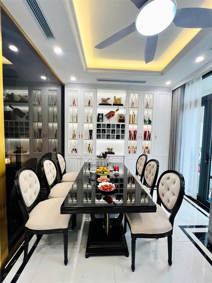 Bán liền kề vin hàm nghi  lô góc 3 thoáng. 116m2 x5t  giá 46 tỷ.