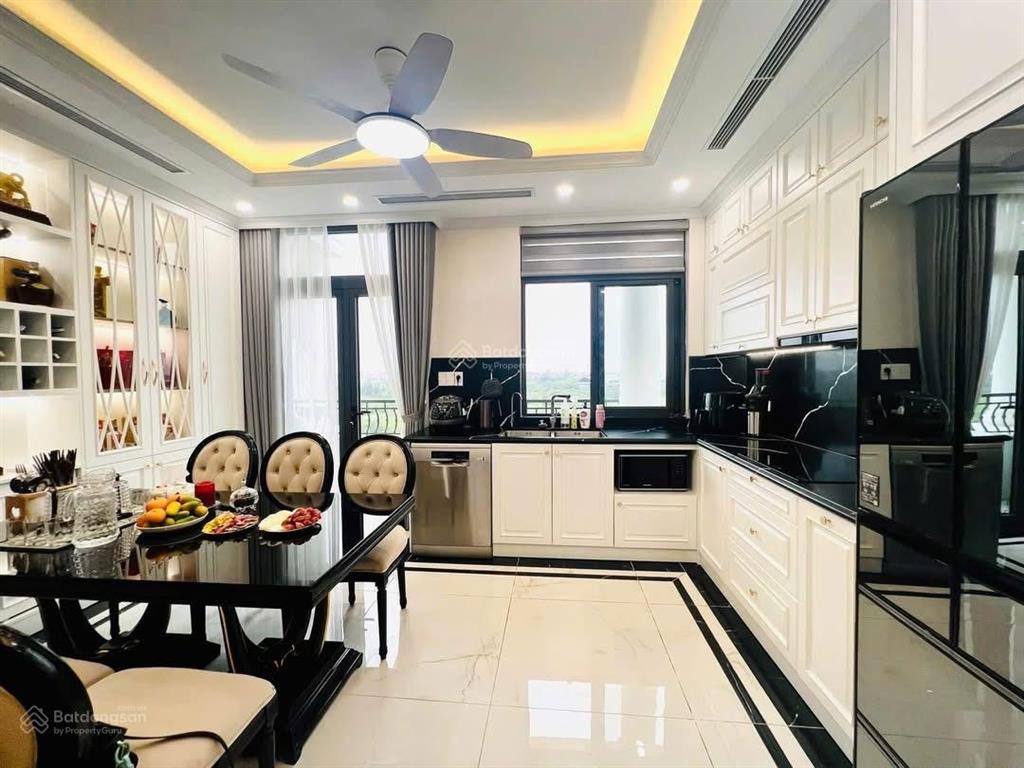 Bán liền kề vin hàm nghi  lô góc 3 thoáng. 116m2 x5t  giá 46 tỷ.