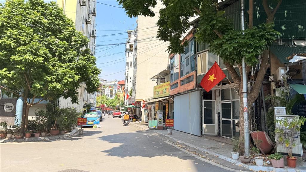 Chính chủ bán đất phố trần thái tông  lô góc  phù hợp xây toà building. 282m2  mt 9m  115 tỷ