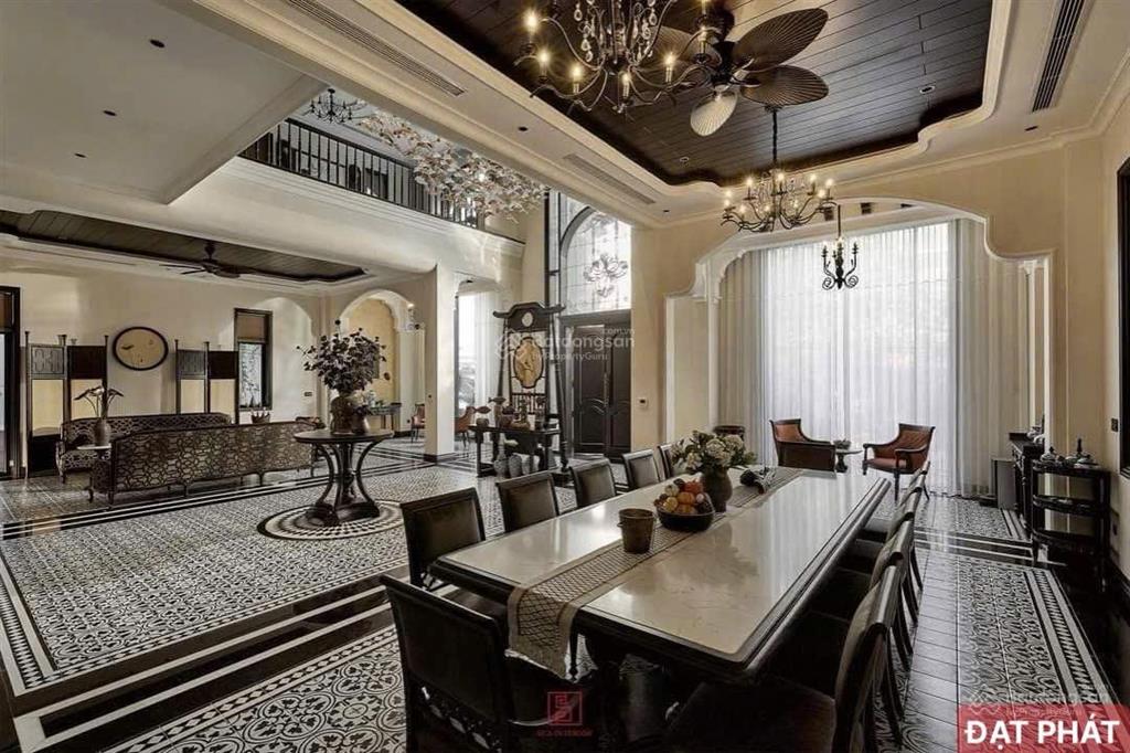 Bán biệt phủ ba đình  nội thất kiến trúc indochine  có hoàn công. 420m2 x 6t mt16m  giá 495 tỷ.