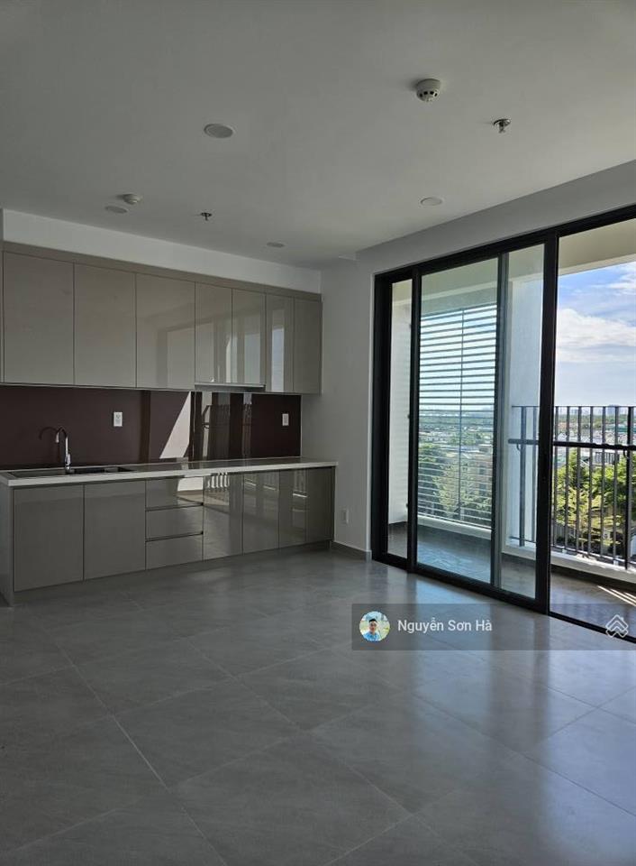 Bán căn 3pn 99m2 giá cực tốt 4.2 tỷ tầng cao, view ngoài