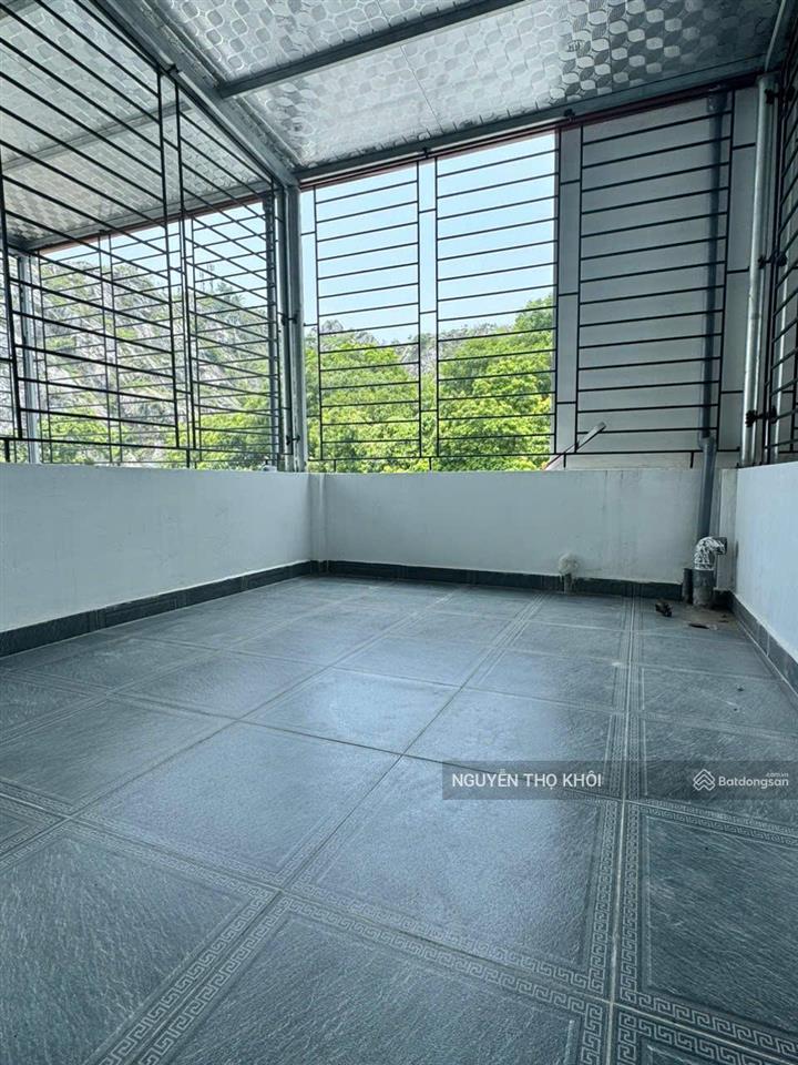 Bán nhà riêng 4tx41m2,ngõ ô tô thông kinh doanh nhỏ lẻ,thuận tiện di chuyển ra bến xe yên nghĩa.