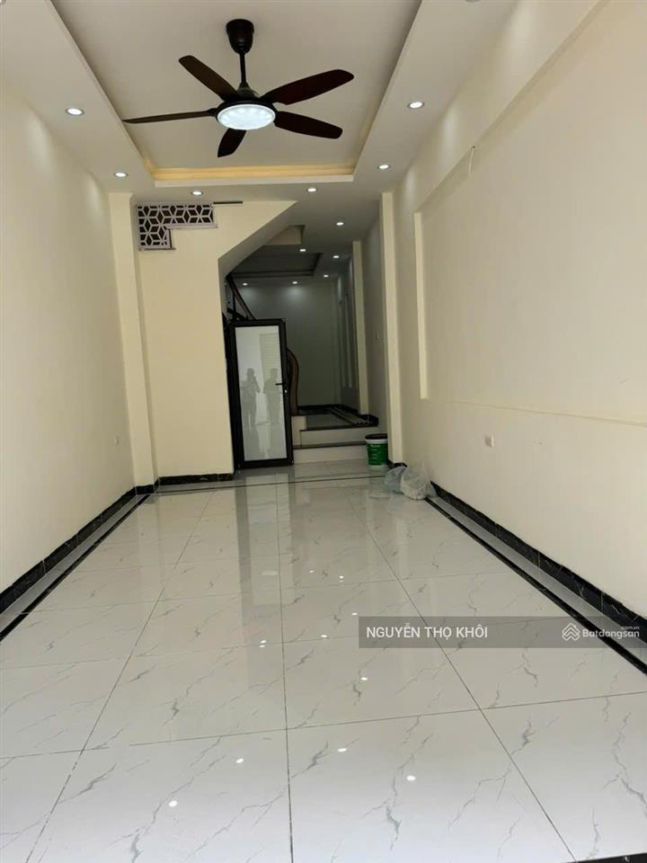 Bán nhà riêng 4tx41m2,ngõ ô tô thông kinh doanh nhỏ lẻ,thuận tiện di chuyển ra bến xe yên nghĩa.