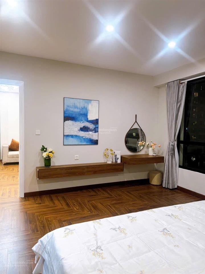 Bán chcc osaka complex  hoàng mai dt 56m2, 2pn căn hướng mát cực thoáng, view hồ linh đàm