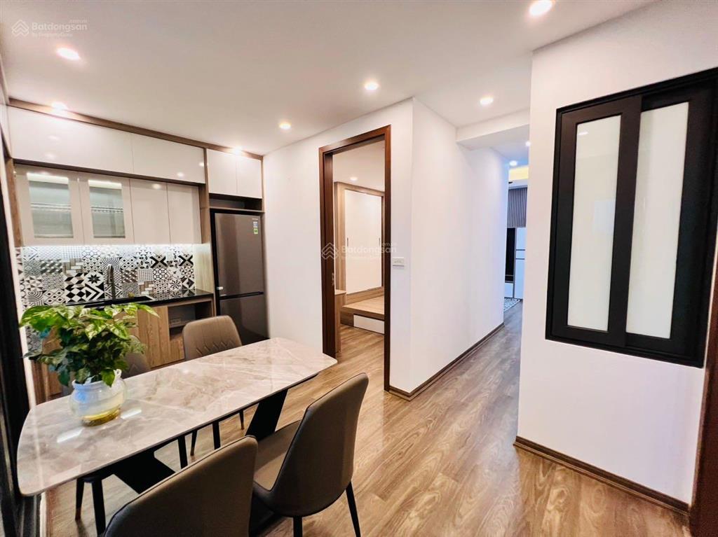 Bán chcc đền lừ ii tòa đẹp. dt 56m2 2pn ban công view cực đẹp, hướng mát. sẵn sổ hồng