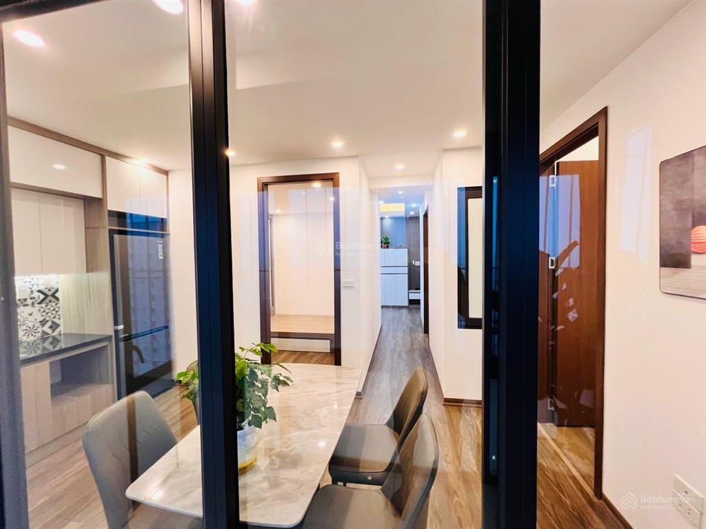 Bán chcc đền lừ ii tòa đẹp. dt 56m2 2pn ban công view cực đẹp, hướng mát. sẵn sổ hồng