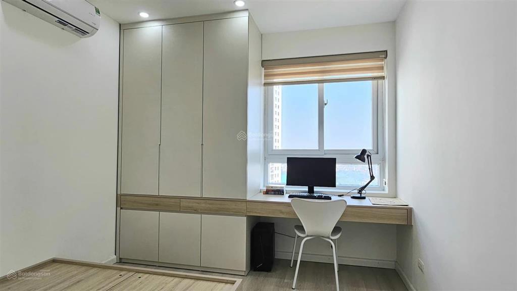 Bán chcc bán đảo linh đàm tòa vp5 view hồ điều hoà linh đàm. dt 62m2 2pn 2wc