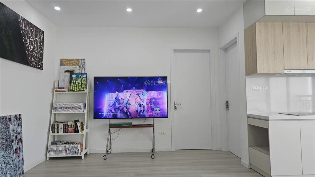 Bán chcc bán đảo linh đàm tòa vp5 view hồ điều hoà linh đàm. dt 62m2 2pn 2wc