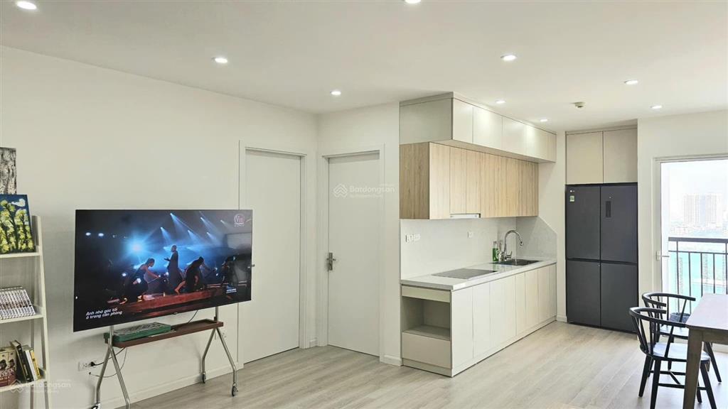 Bán chcc bán đảo linh đàm tòa vp5 view hồ điều hoà linh đàm. dt 62m2 2pn 2wc