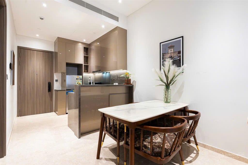 Bán gấp cao ốc res 11, quận 11, 50m2, 1pn, sổ hồng, view quận 1, giá bán 3.5tỷ  0936 822 ***