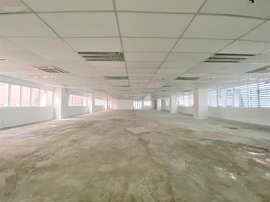 Cần cho thuê nguyên sàn 500m2 mt võ văn kiệt, hoàn thiện cơ bản, giá tốt nhất khu vực  0906 970 ***