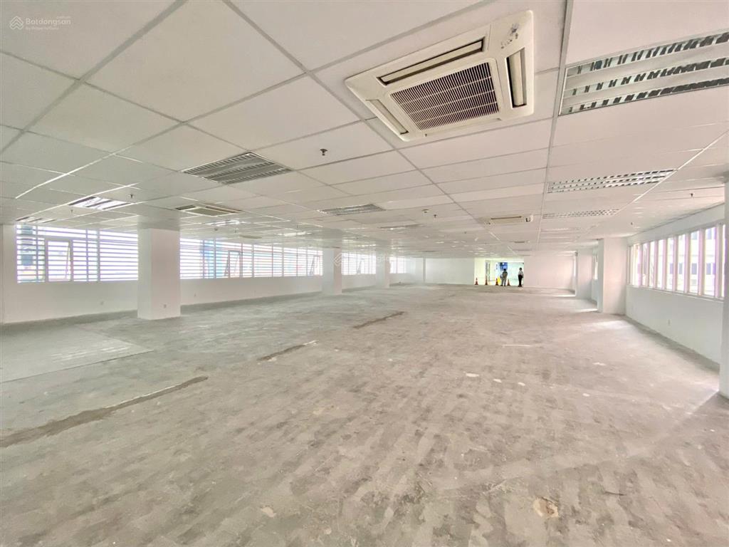 Cần cho thuê nguyên sàn 500m2 mt võ văn kiệt, hoàn thiện cơ bản, giá tốt nhất khu vực  0906 970 ***