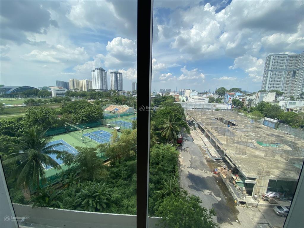 Cần cho thuê nguyên sàn văn phòng sẵn fitout 700m2 giá tốt khu vực quận 10   0906 970 ***