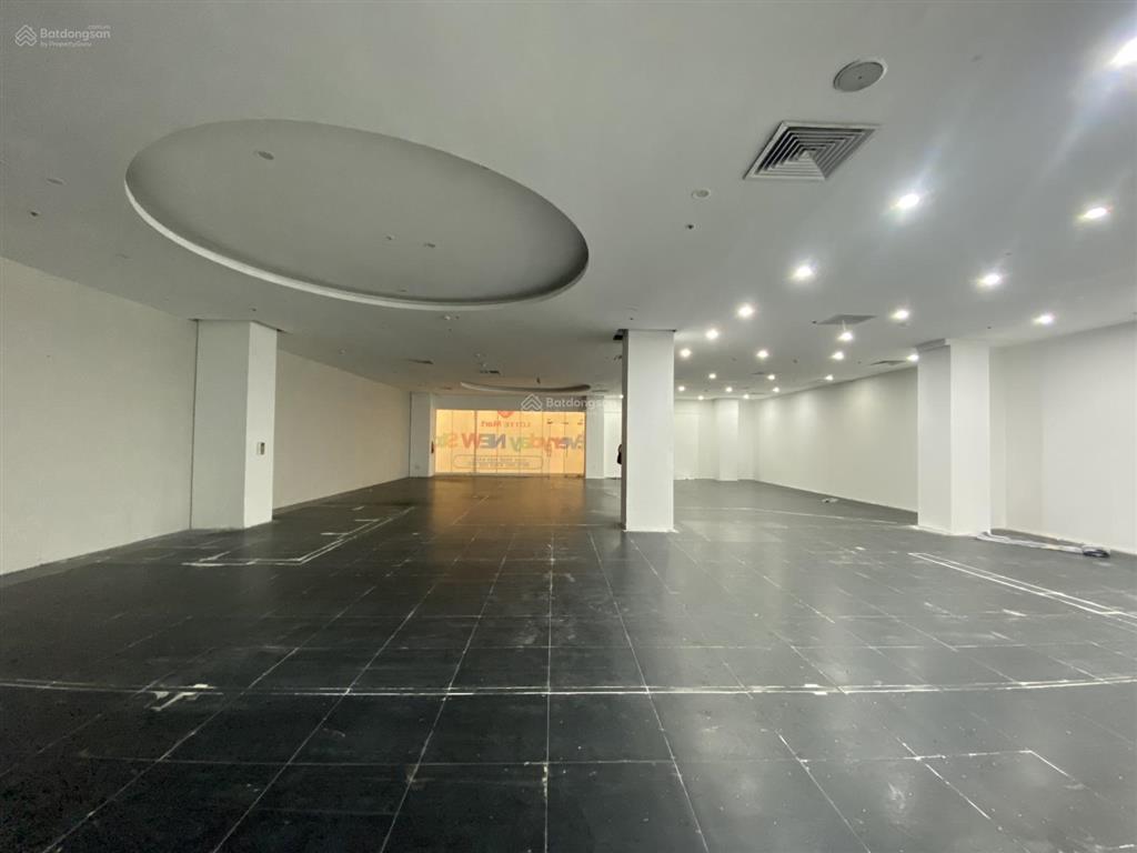 Cần cho thuê nguyên sàn văn phòng sẵn fitout 700m2 giá tốt khu vực quận 10   0906 970 ***