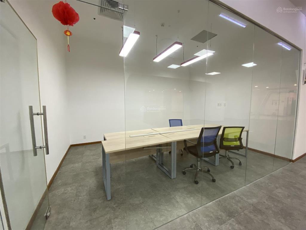 Cần cho thuê nguyên sàn văn phòng sẵn fitout 700m2 giá tốt khu vực quận 10   0906 970 ***