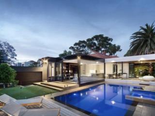 Villa phong cách hiện đại sát biển  mặt tiền sơn trà  đi bộ ra biển mân thái  dòng tiền 70 triệu