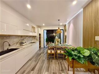 Siêu phẩm villa 3 tầng nguyễn công trứ  8m ô tô đỗ tận cửa  5 phút ra biển mỹ khê
