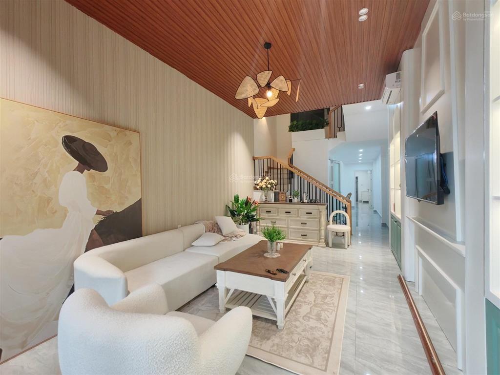 Villa nghỉ dưỡng đẳng cấp sát biển mỹ khê, dòng tiền 50tr/tháng full nội thất hồ bơi riêng