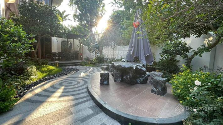 Không còn căn thứ 2 biệt thự góc 2mt ubnd hành chính tp.thủ đức 303m2. giá siêu mềm chỉ 68 tỷ!!