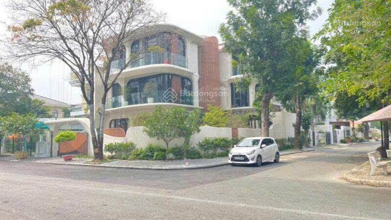 Không còn căn thứ 2 biệt thự góc 2mt ubnd hành chính tp.thủ đức 303m2. giá siêu mềm chỉ 68 tỷ!!