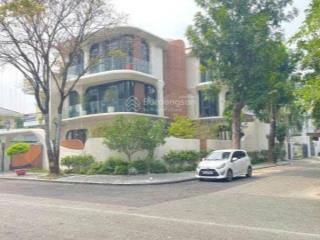 Không còn căn thứ 2 biệt thự góc 2mt ubnd hành chính tp.thủ đức 303m2. giá siêu mềm chỉ 68 tỷ!!