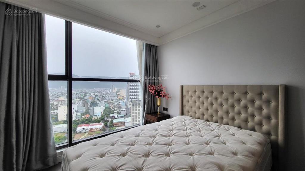 Qua mỹ định cư, chính chủ bán căn 2pn tầng cao view trực diện biển  cho thuê 7%/năm  giá sập hầm