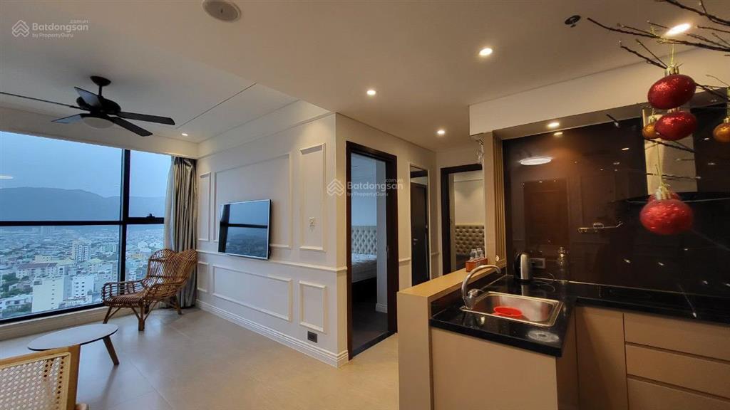 Qua mỹ định cư, chính chủ bán căn 2pn tầng cao view trực diện biển  cho thuê 7%/năm  giá sập hầm