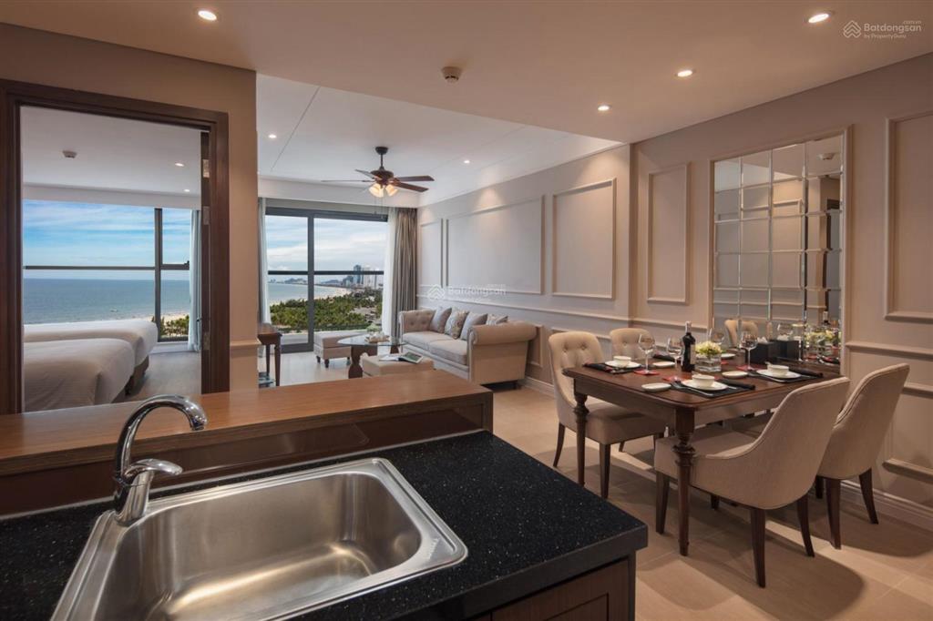 Chính chủ cần tiền gấp bán căn 2pn 100m2 view biển mỹ khê, hướng đông nam mát mẻ giá ngộp bank