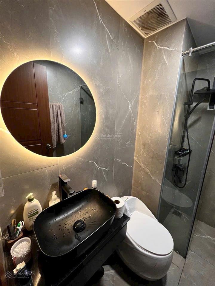 Chính chủ cho thuê căn góc 65m2, 2 phòng ngủ,2wc, nhà đẹp, view đẹp tại lavida