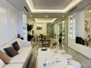Bán căn hộ chung cư cầu giấy  tầng cao  tặng nội thất hơn 3 tỷ, giá = cđt đang bán, 195m24pn 3vs